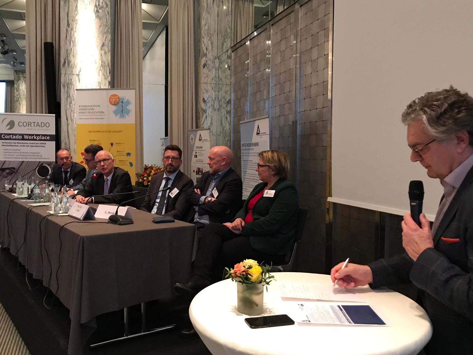 Podiumsdiskussion