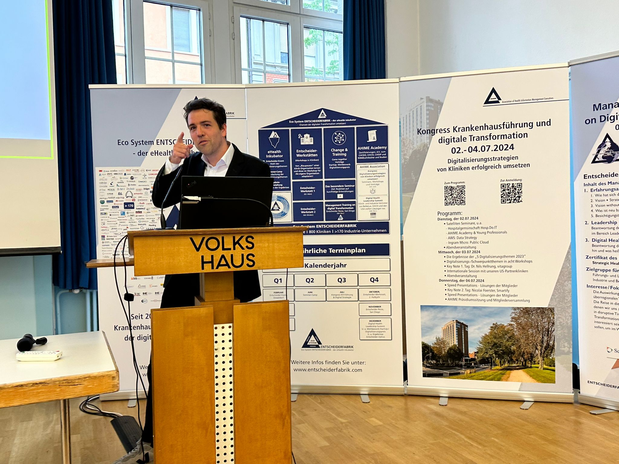 S-C Begruessung Gastgeber+